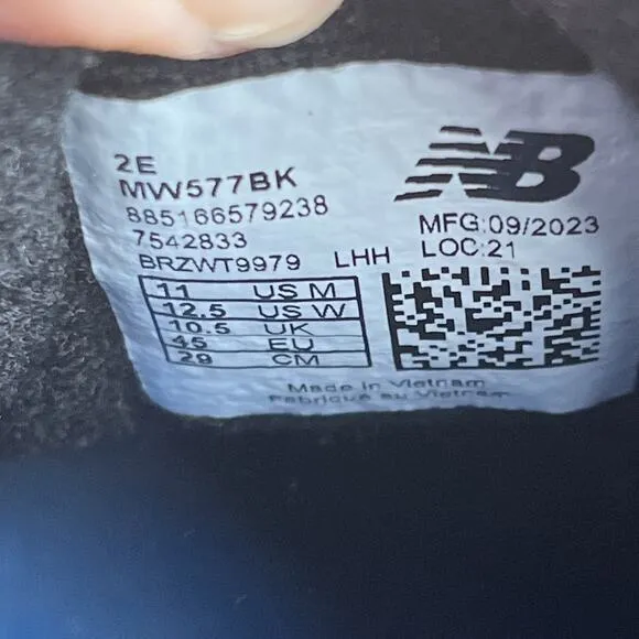 New Balance 577 Mens Sz US 11 2E Lace Up Black Athletic Shoes NO INSOLES