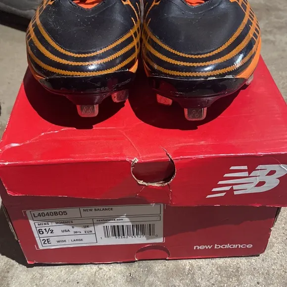 New Balance Men's 4040 V5 Metal Baseball Shoe